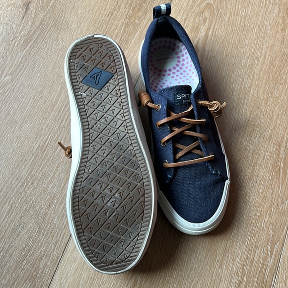 Sperry sneakers like new. Missing original insole I replaced w dr scholls insert - Picture 3 of 4